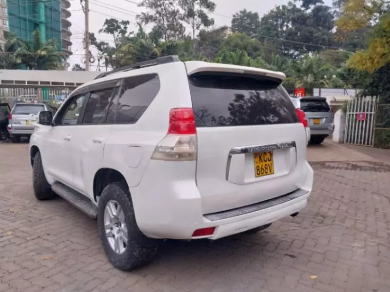 Toyota Prado   - 2010