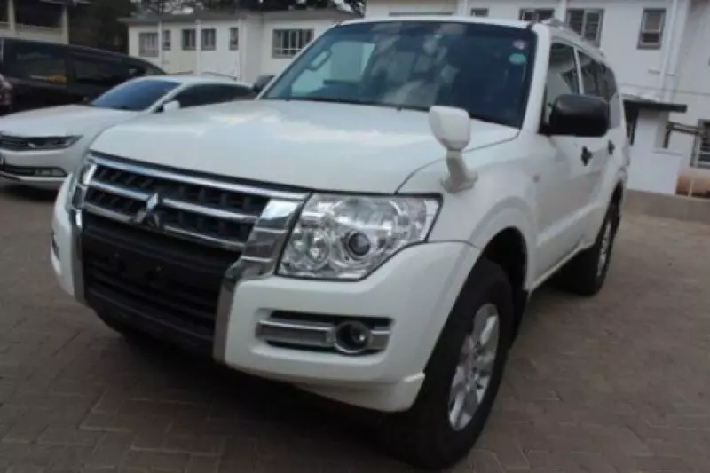 Mitsubishi Pajero   - 2017