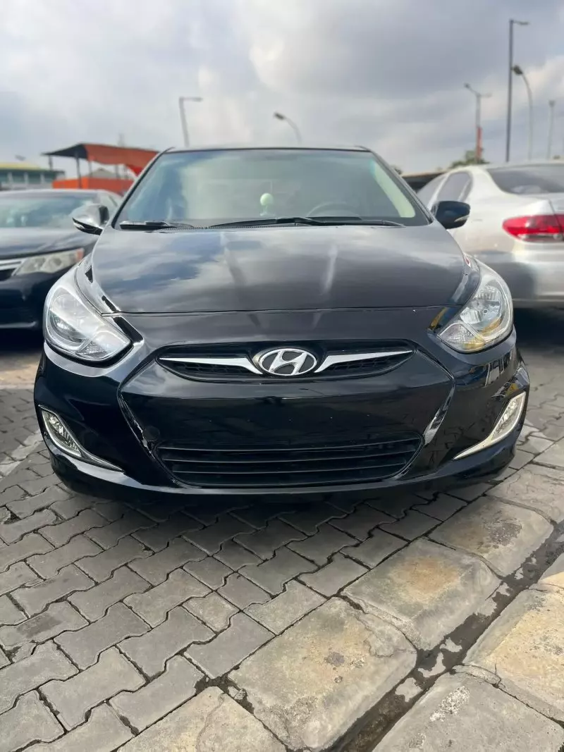 Hyundai Accent   - 2013
