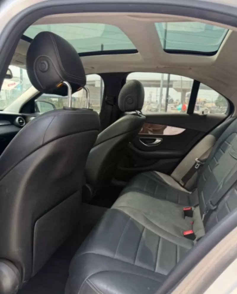 Mercedes-Benz C 300   - 2015