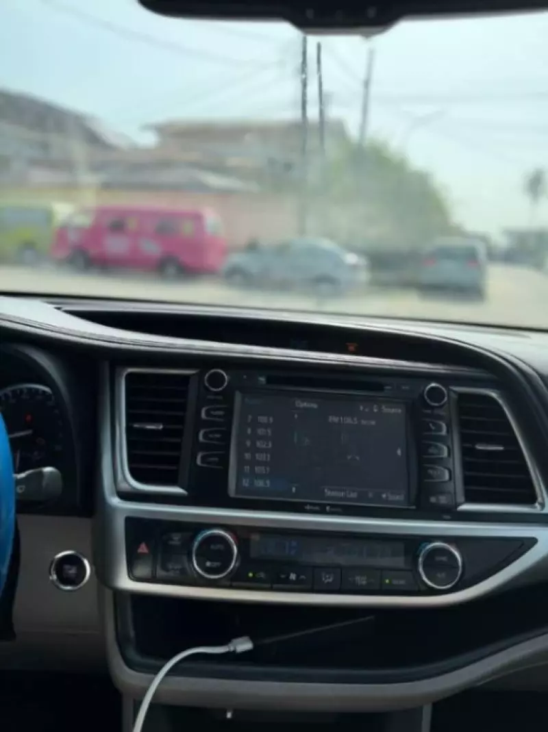 Toyota Highlander   - 2014