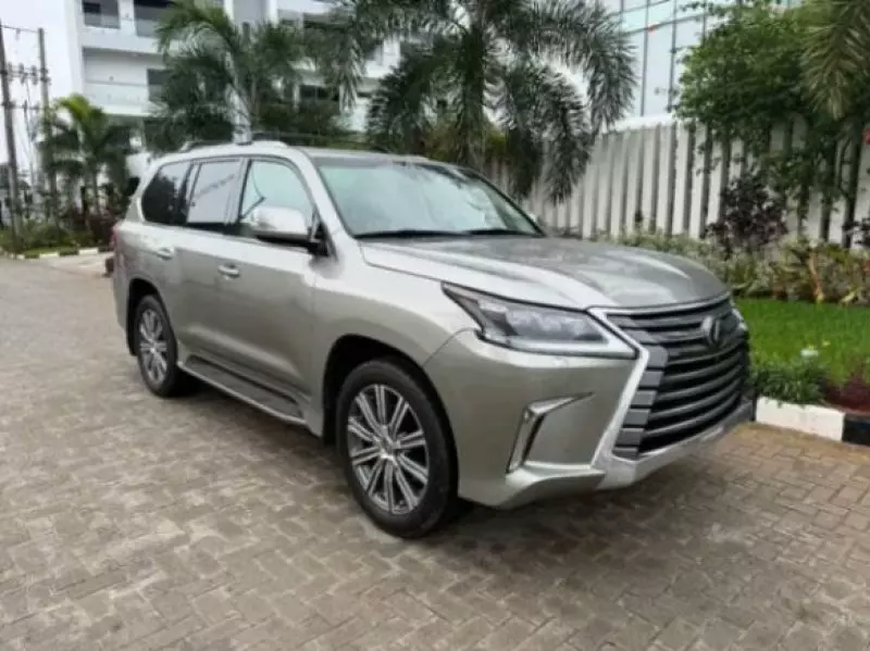 Lexus LX 570   - 2017