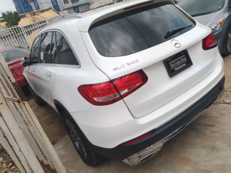 Mercedes-Benz GLC 300   - 2017