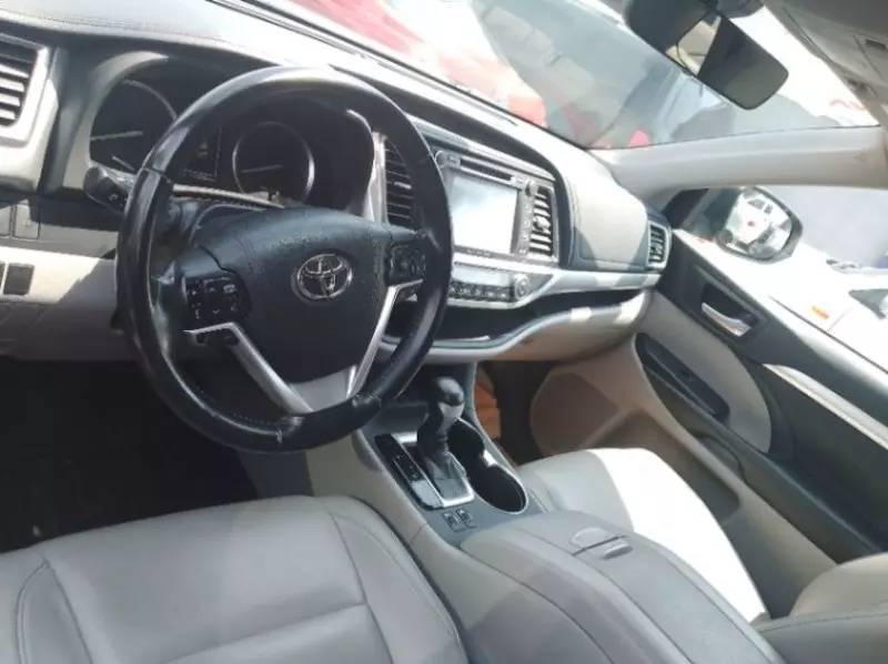 Toyota Highlander   - 2019