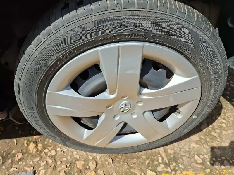 Toyota Ractis - 2012