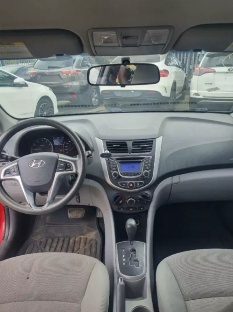 Hyundai Accent   - 2013