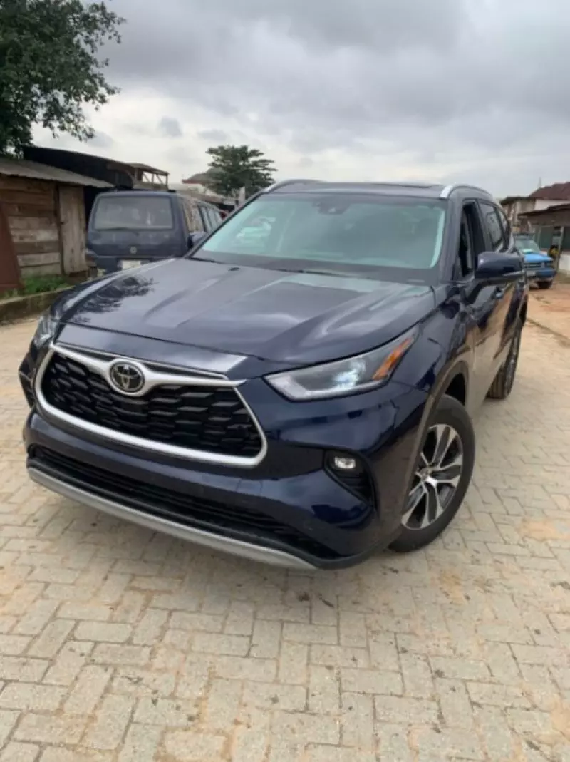 Toyota Highlander   - 2023