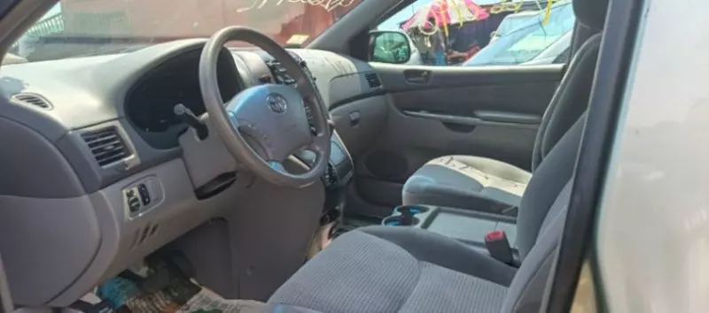 Toyota Sienna   - 2006