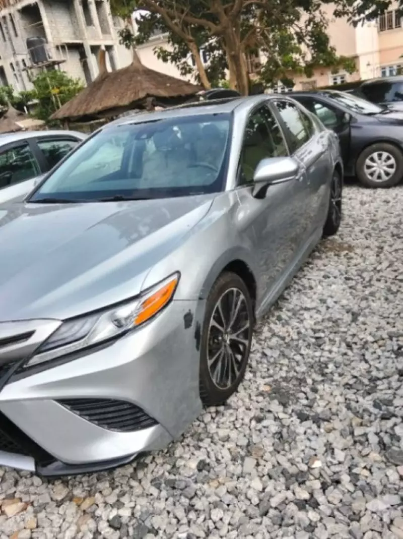 Toyota Camry   - 2018