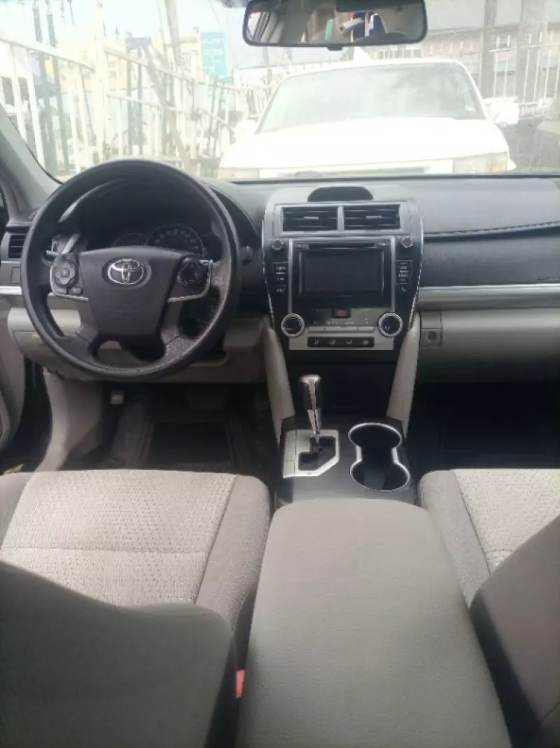 Toyota camry   - 2014