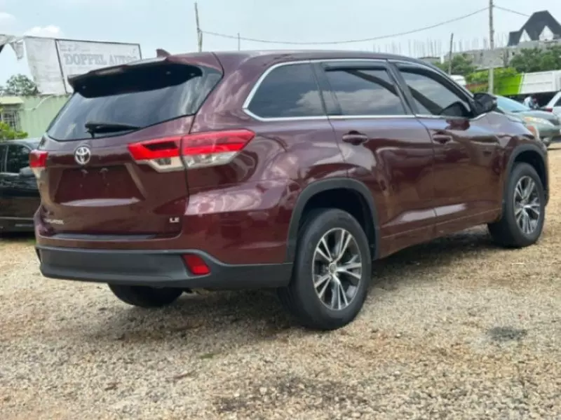 Toyota Highlander   - 2018