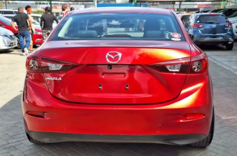 Mazda Axela    - 2018