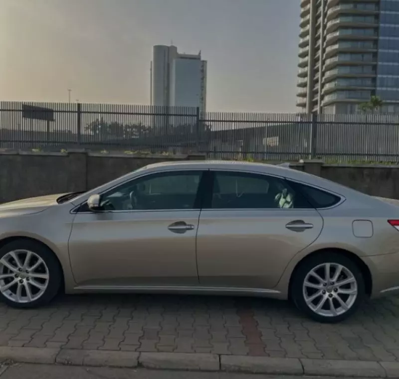 Toyota Avalon - 2015