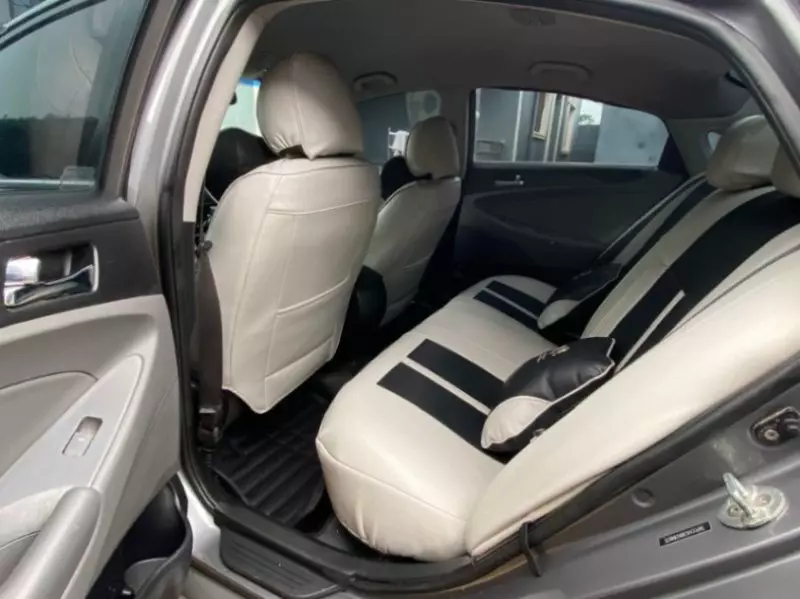 Hyundai Sonata   - 2011
