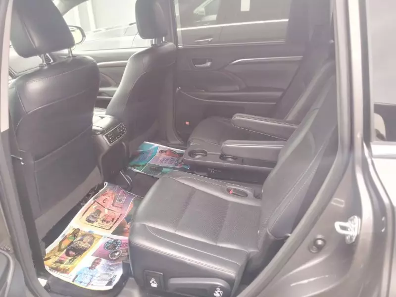 Toyota Highlander   - 2016