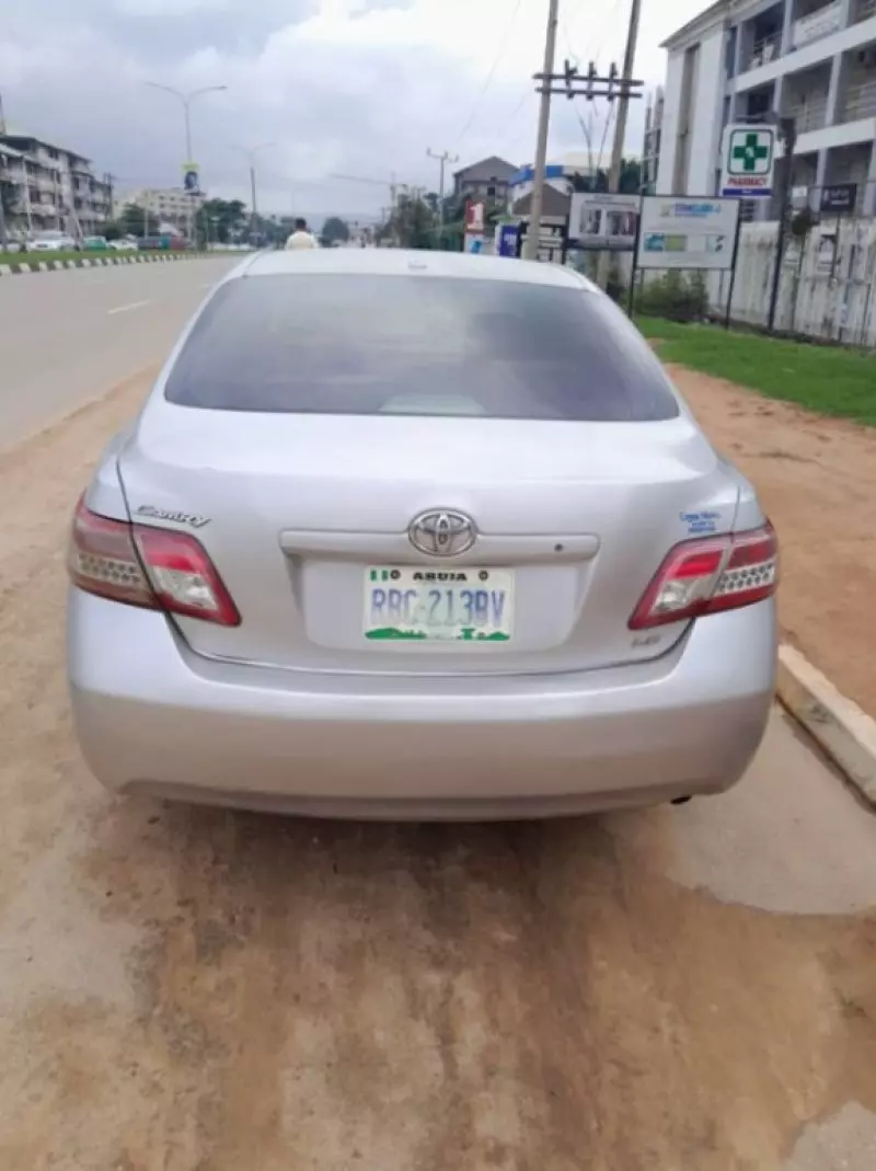 Toyota Camry   - 2010