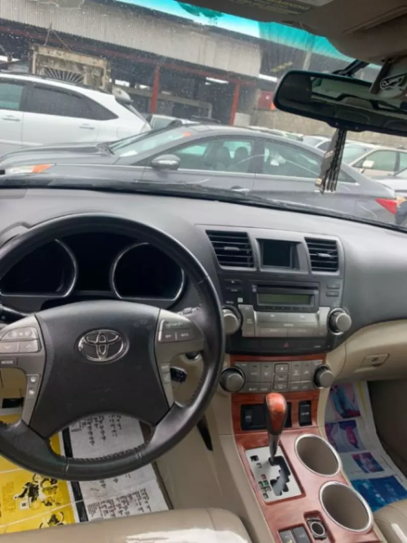 Toyota Venza   - 2013