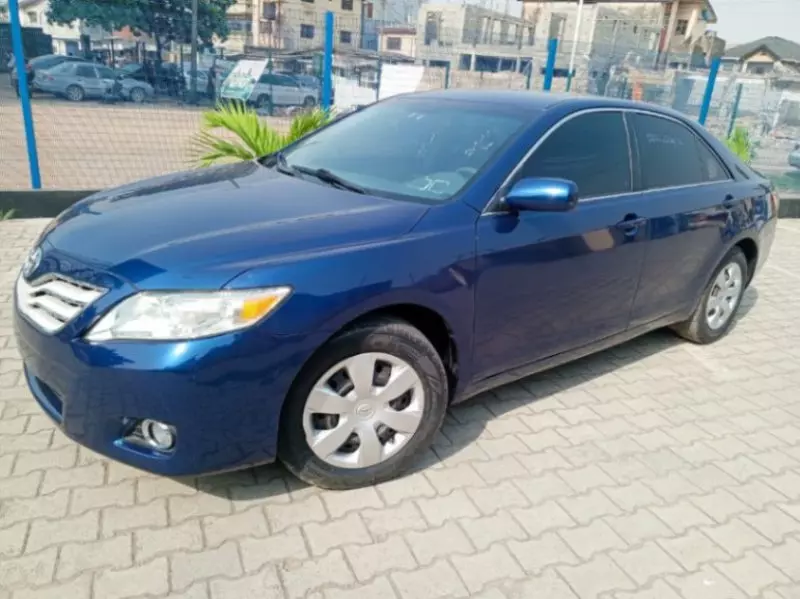 Toyota Camry - 2011