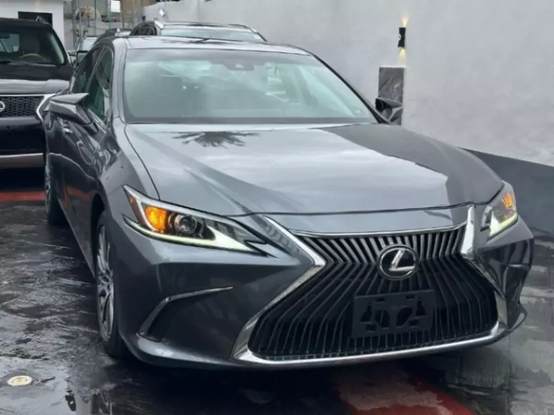 Lexus ES 350   - 2019