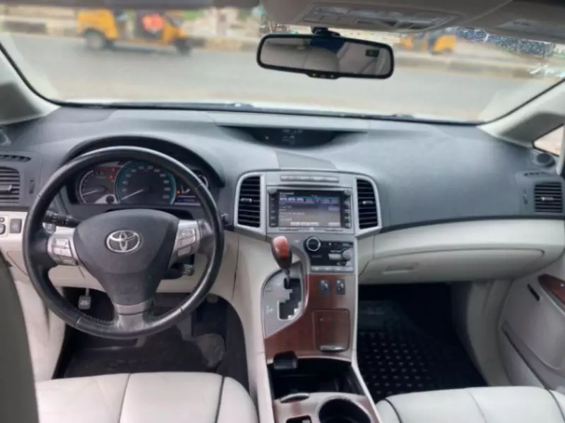 Toyota Venza   - 2011