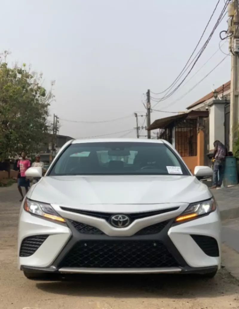 Toyota Camry   - 2018