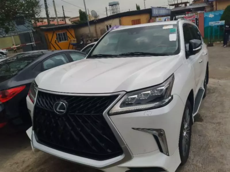 Lexus LX 570   - 2017