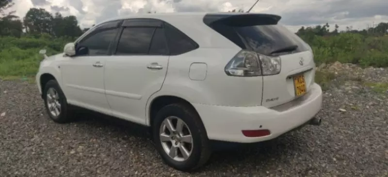 Toyota Harrier   - 2012