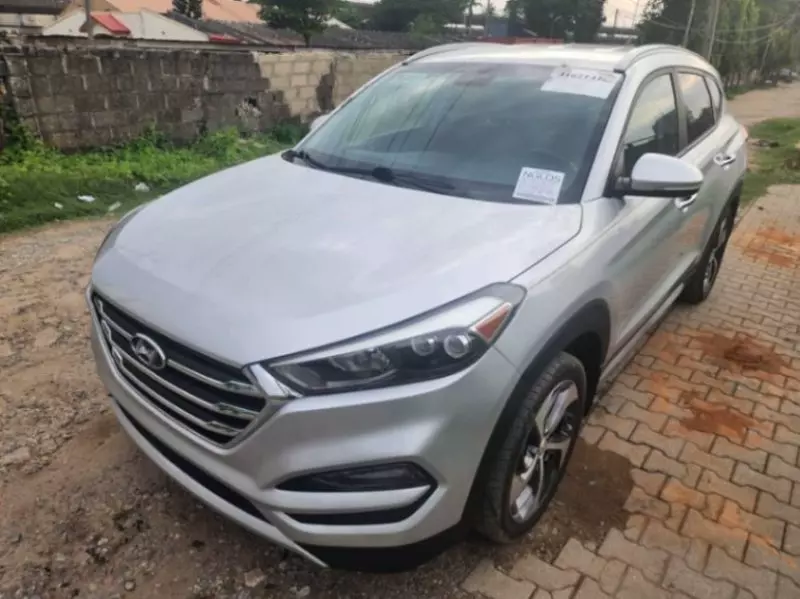 Hyundai Tucson   - 2017