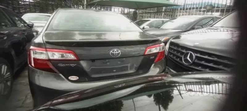 Toyota camry   - 2013