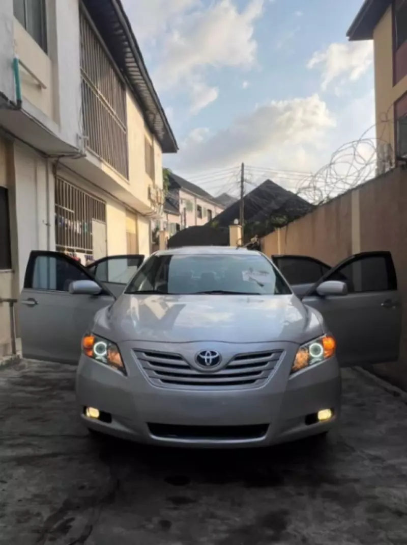 Toyota Camry   - 2008