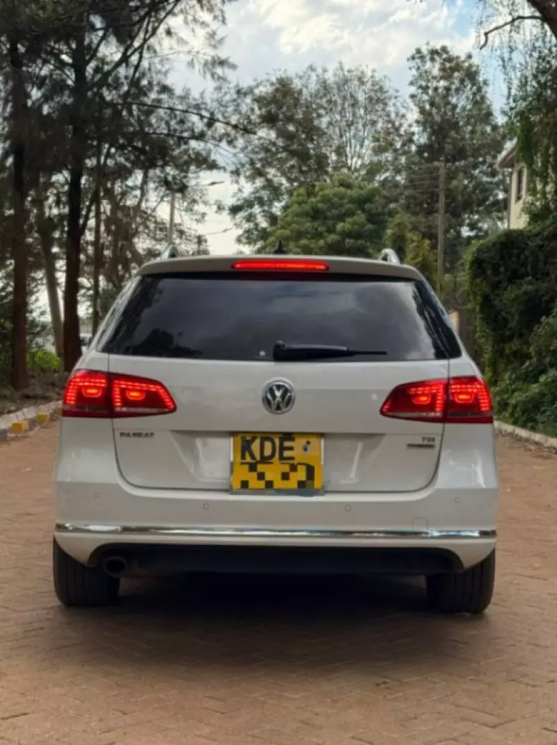 Volkswagen Passat   - 2014