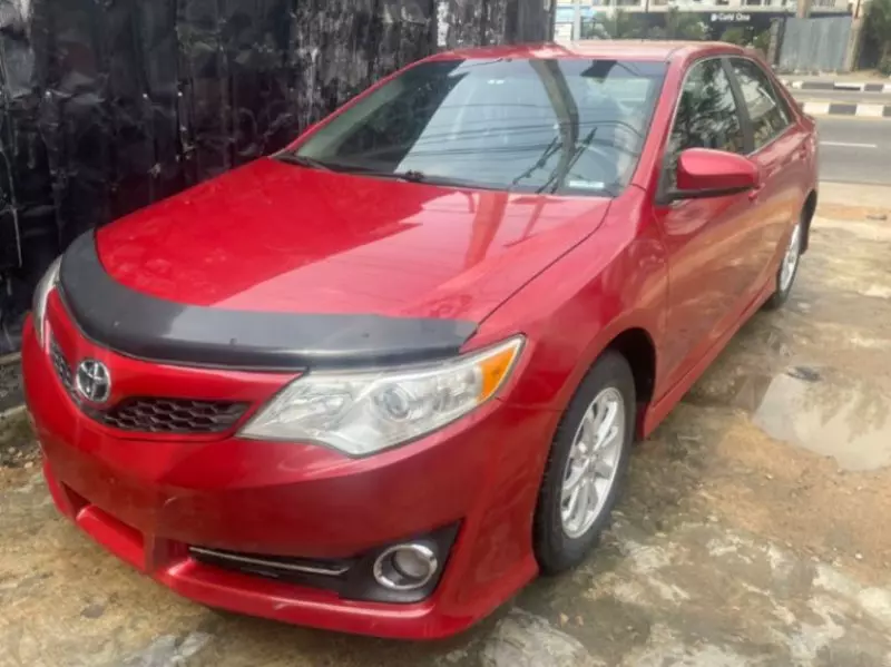 Toyota Camry   - 2013