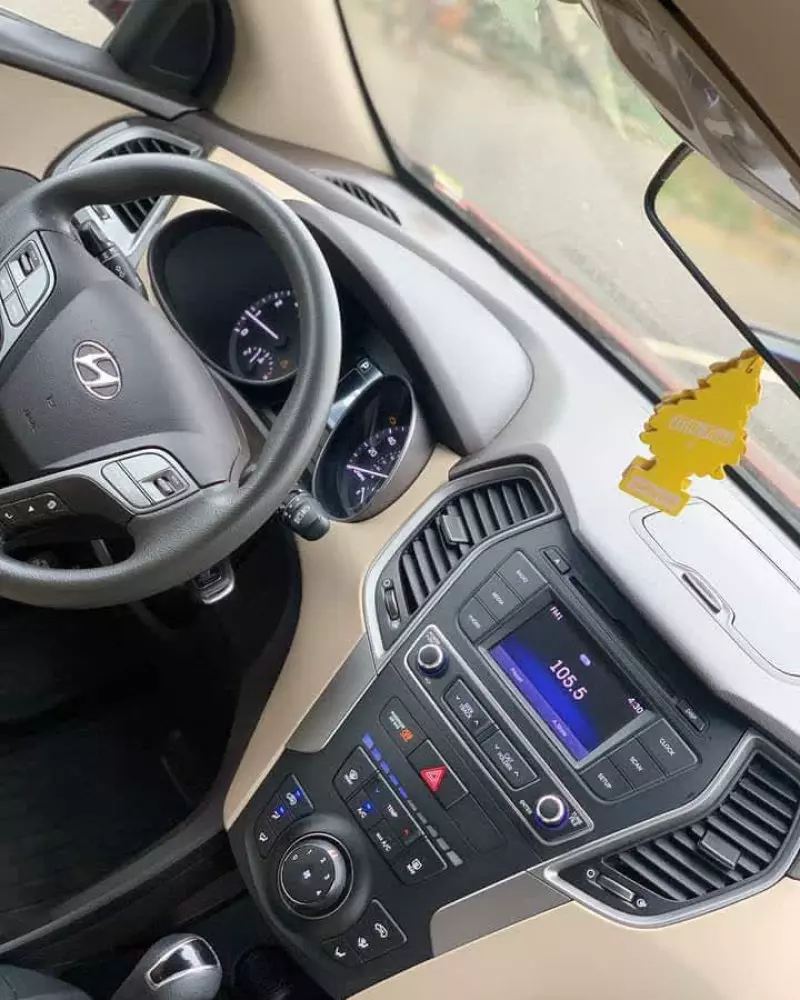 Hyundai Santa Fe   - 2016