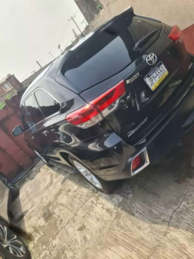 Toyota Highlander   - 2018