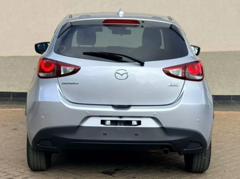 Mazda Demio 