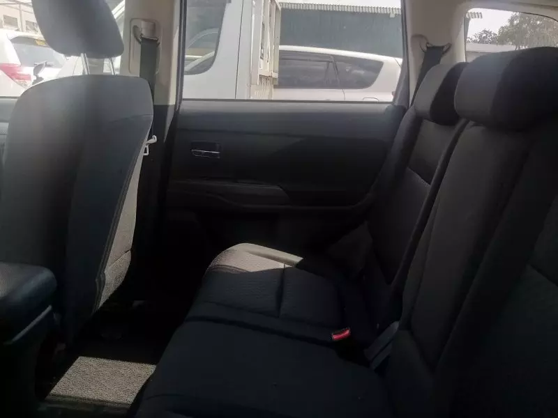 Mitsubishi OUTLANDER   - 2016