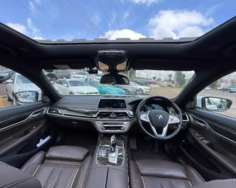 BMW 740   - 2017