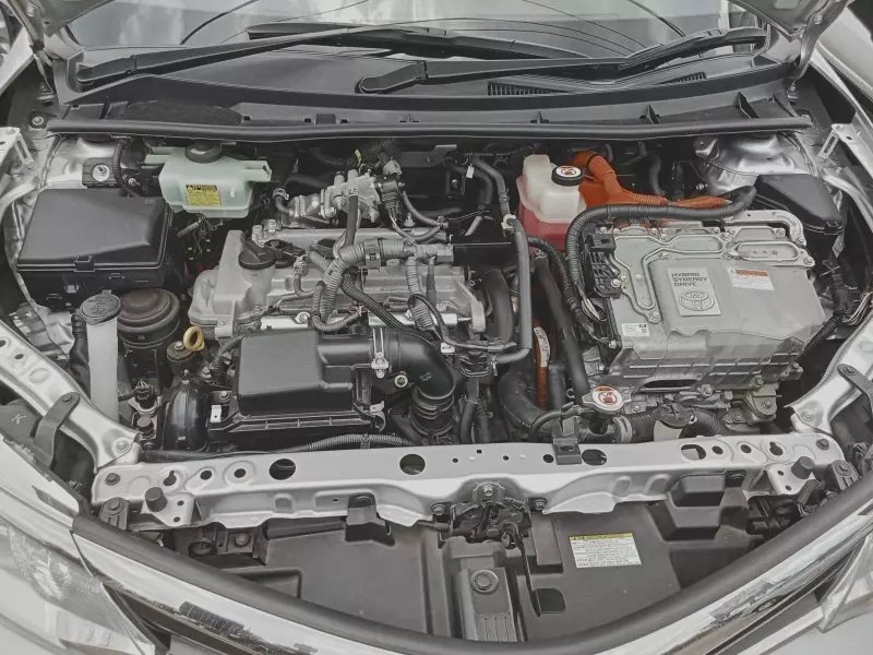 Toyota Axio hybrid    - 2017