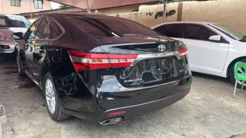 Toyota Avalon   - 2013