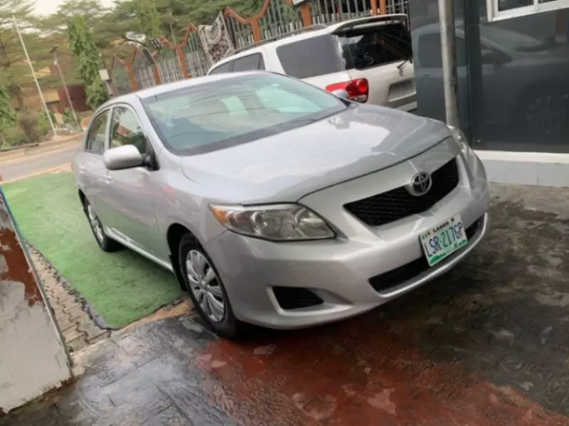 Toyota Corolla   - 2010