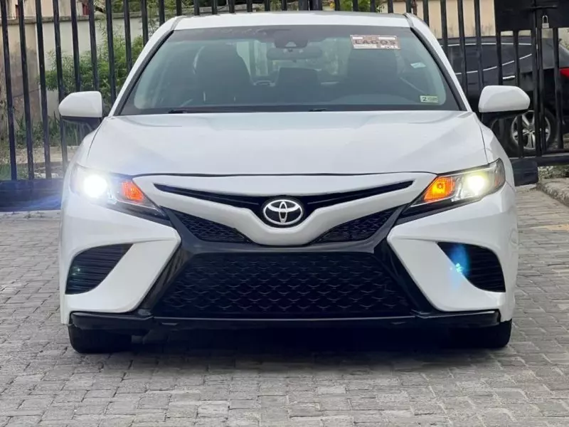 Toyota Camry   - 2018