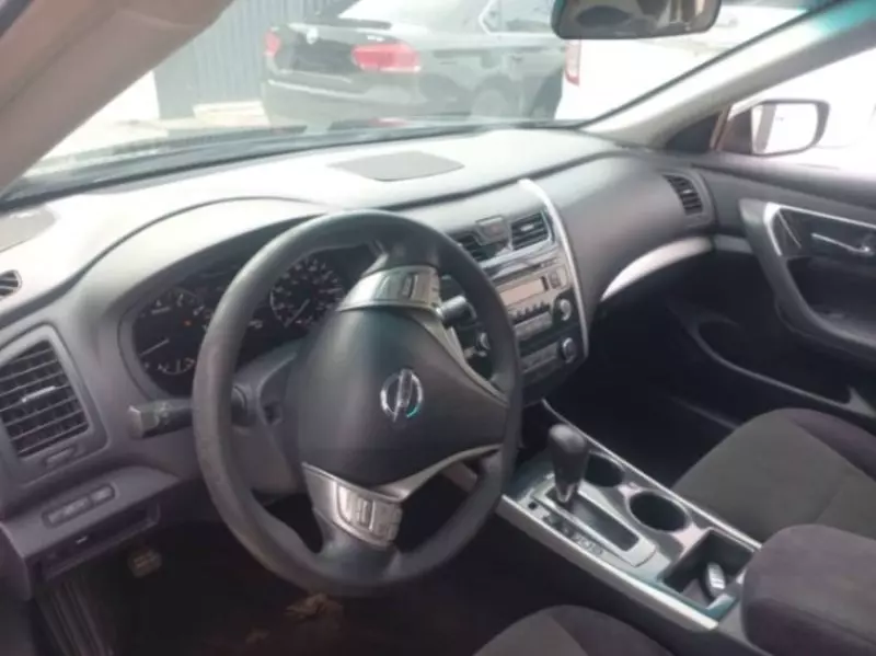 Nissan Altima   - 2013