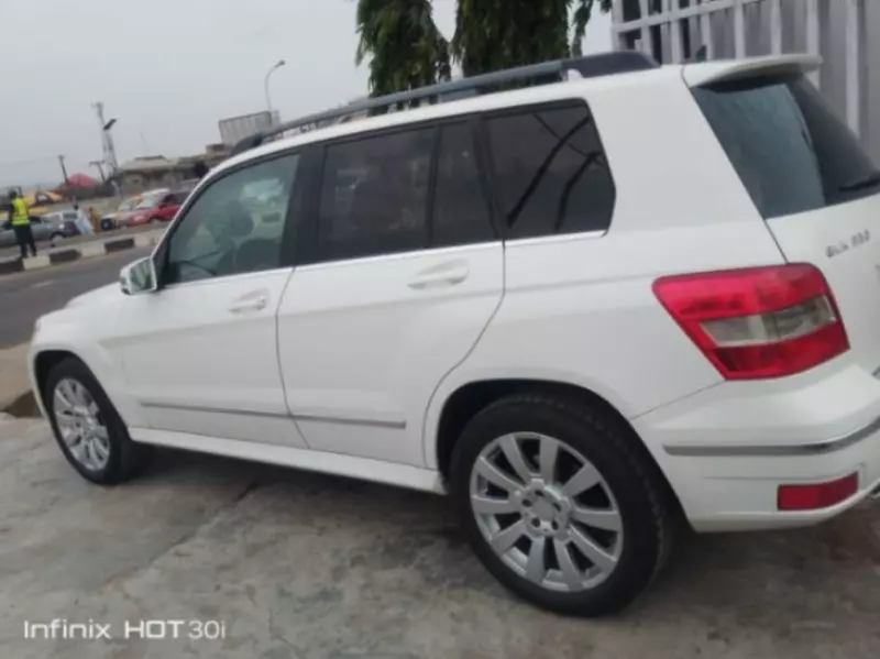 Mercedes-Benz GLK 350   - 2011