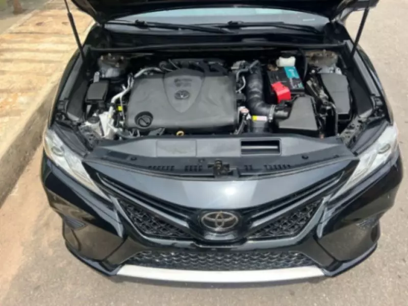 Toyota Camry   - 2018