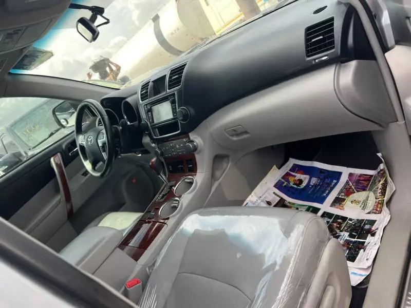 Toyota Highlander   - 2013