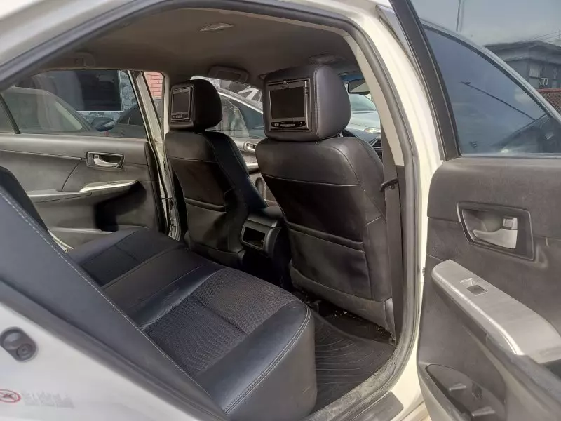 Toyota camry   - 2012