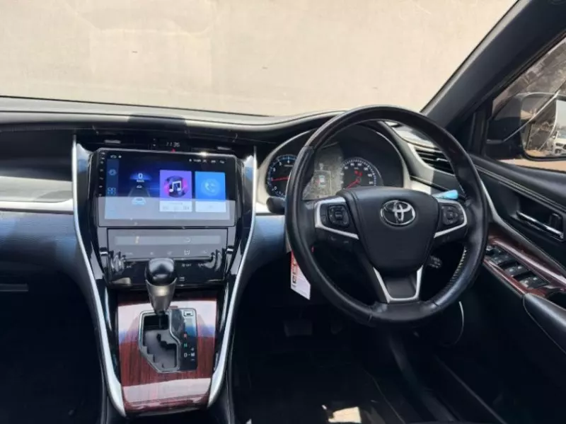 Toyota Harrier   - 2015
