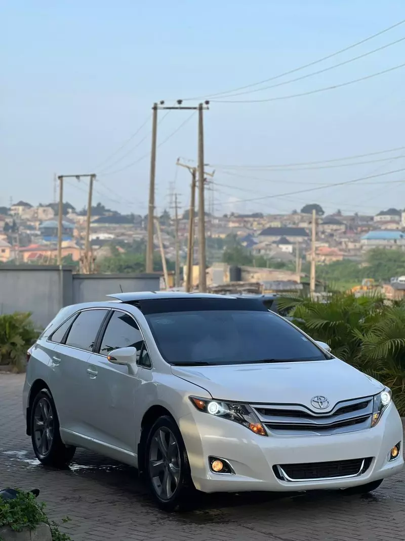 Toyota Venza   - 2013