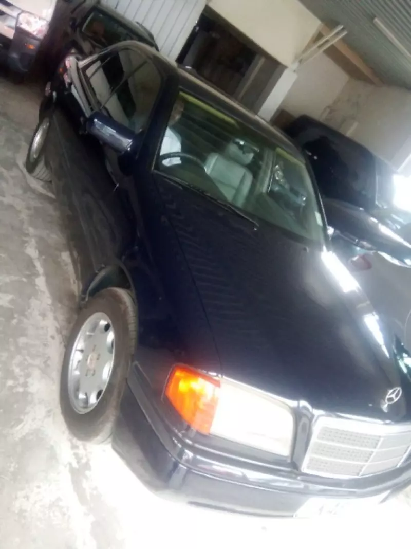 Mercedes-Benz C220   - 2002