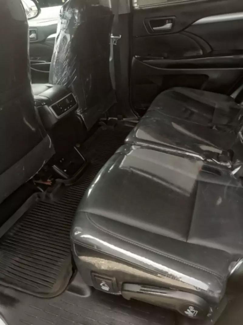Toyota Highlander   - 2017